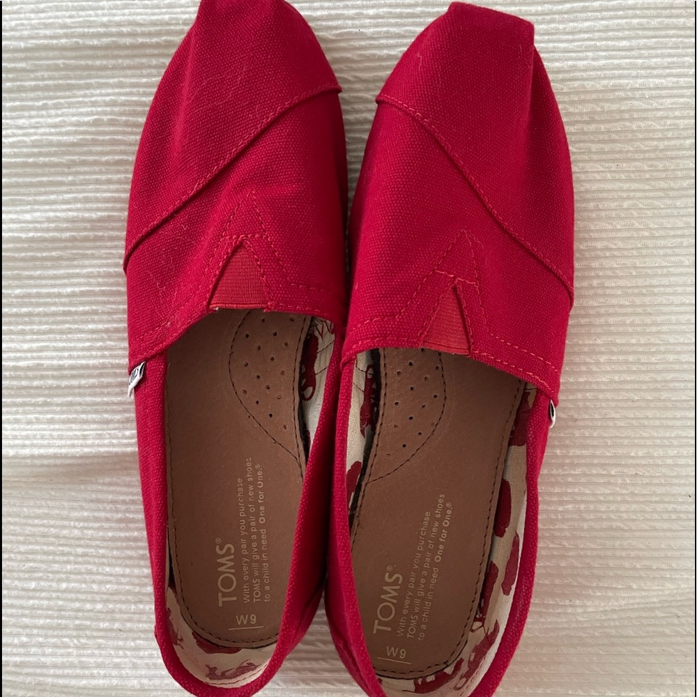 Toms Classic Slip On Alpargata Red Womens Size 9 Like New